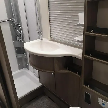 Kamp alanı Stawy Marcowe W Gluszycy Gluszyca